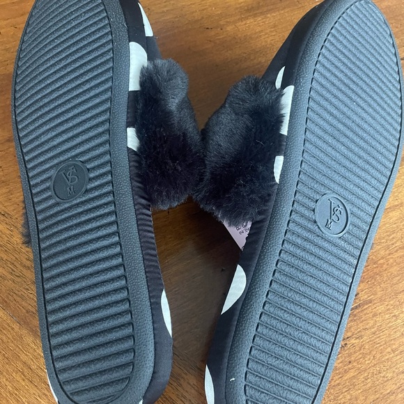 Victoria’s Secret NWT bedroom slippers with satin drawstring bag - Picture 4 of 7